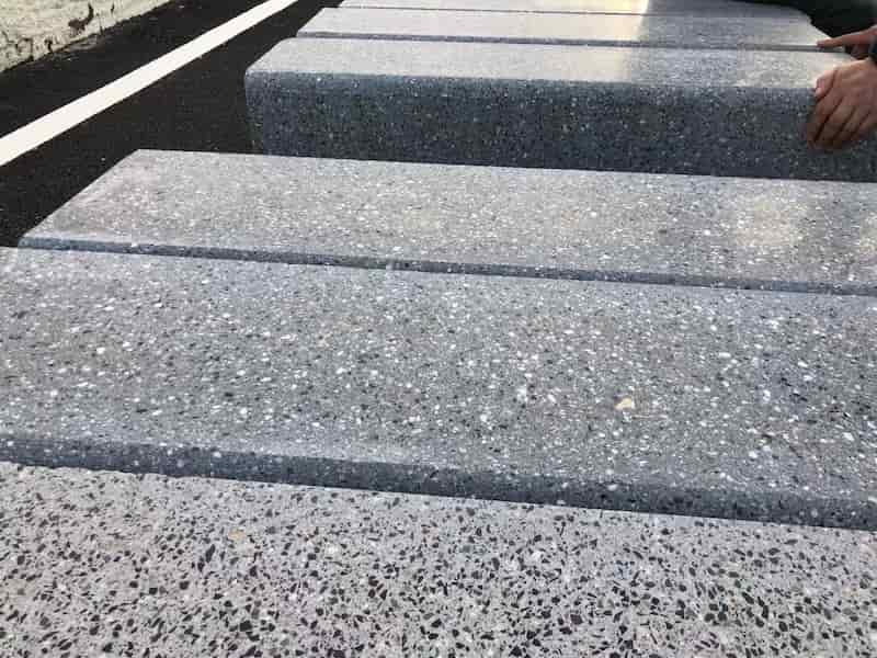 تصویر 3 از سنگ گرانیت پله مقاوم مناسب فضاهای پرتردد